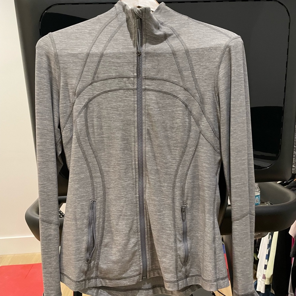 Lululemon womens gray zip up size 10